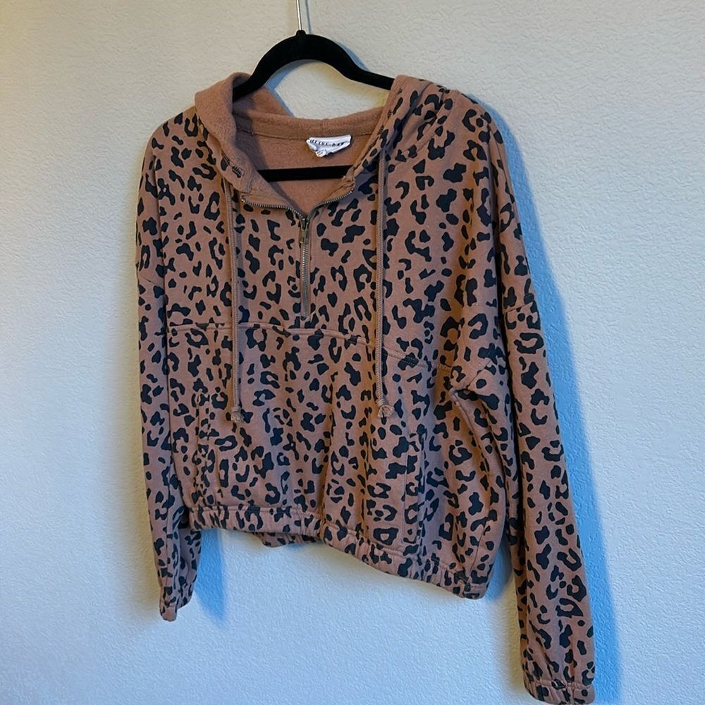 Olive & Oak cropped hoodie Sz L impeccable condition